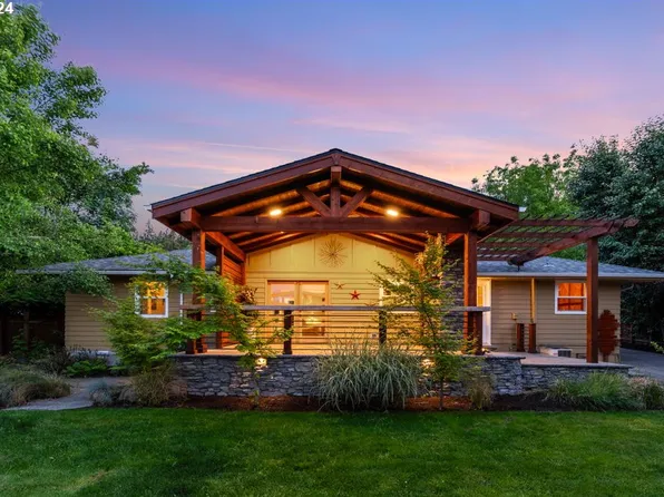 6565 Lowry Dr, West Linn, OR 97068