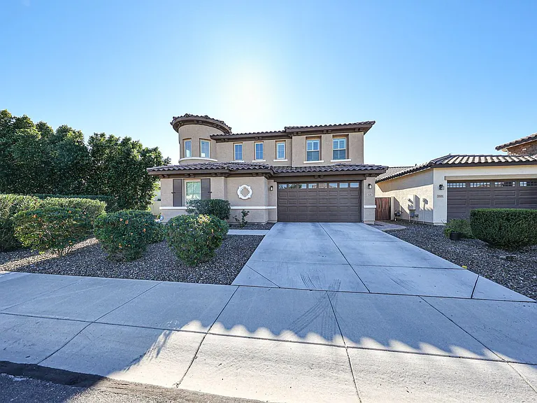 2545 E Ebony Dr — Photo 2