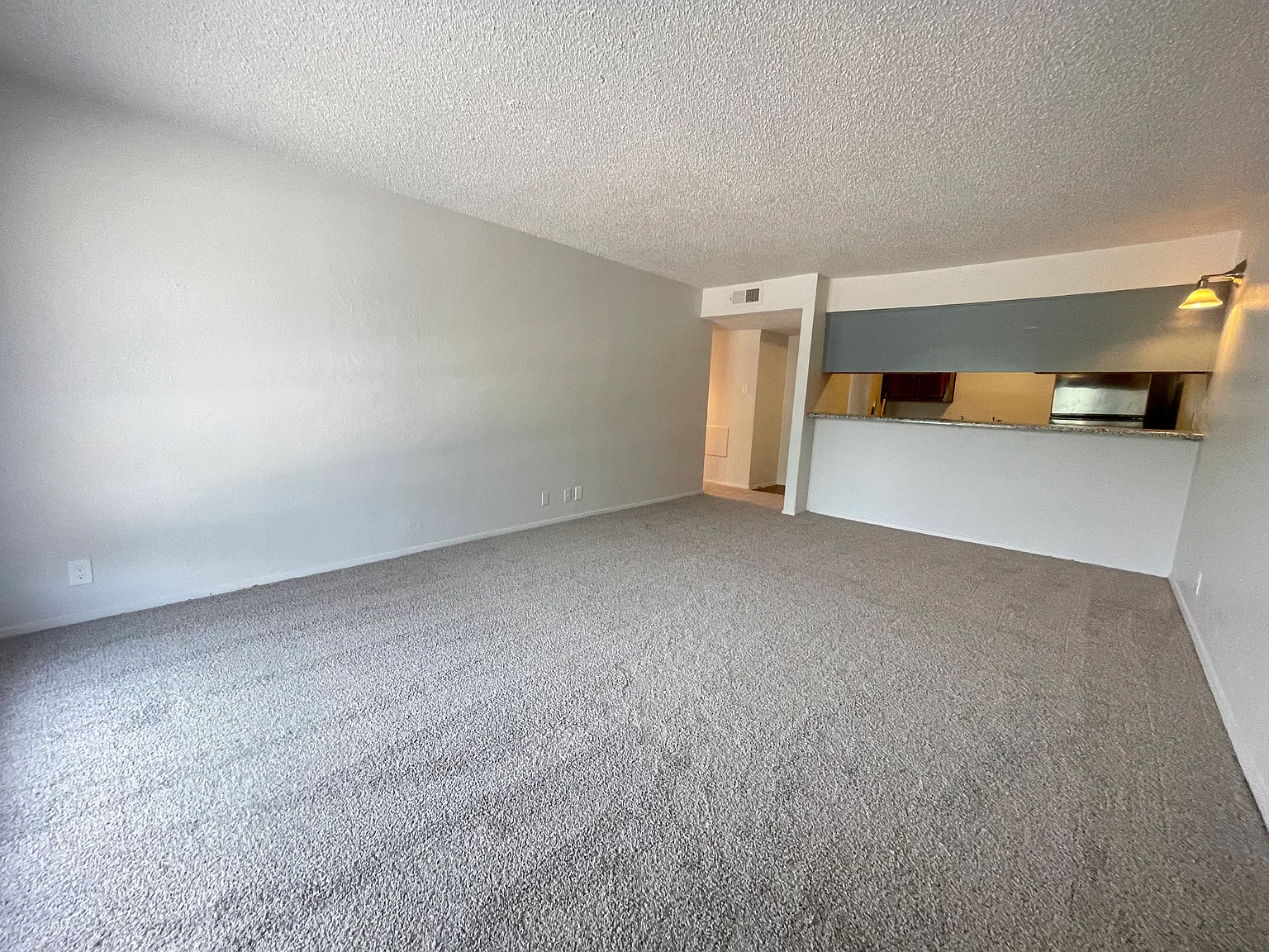 2 bed, 886 sqft, $1,200 — Photo 3