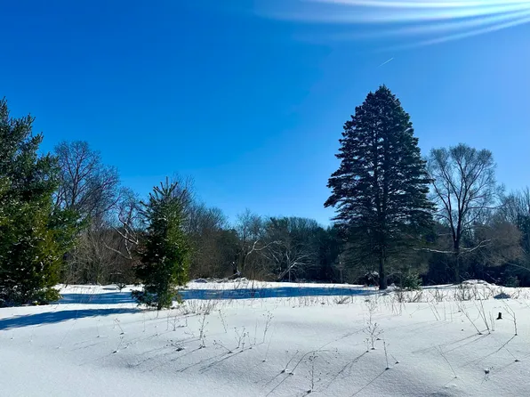 3505 65th St, Saugatuck, MI 49453