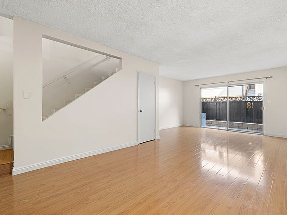 3rd image of 526 N Kenwood St #5