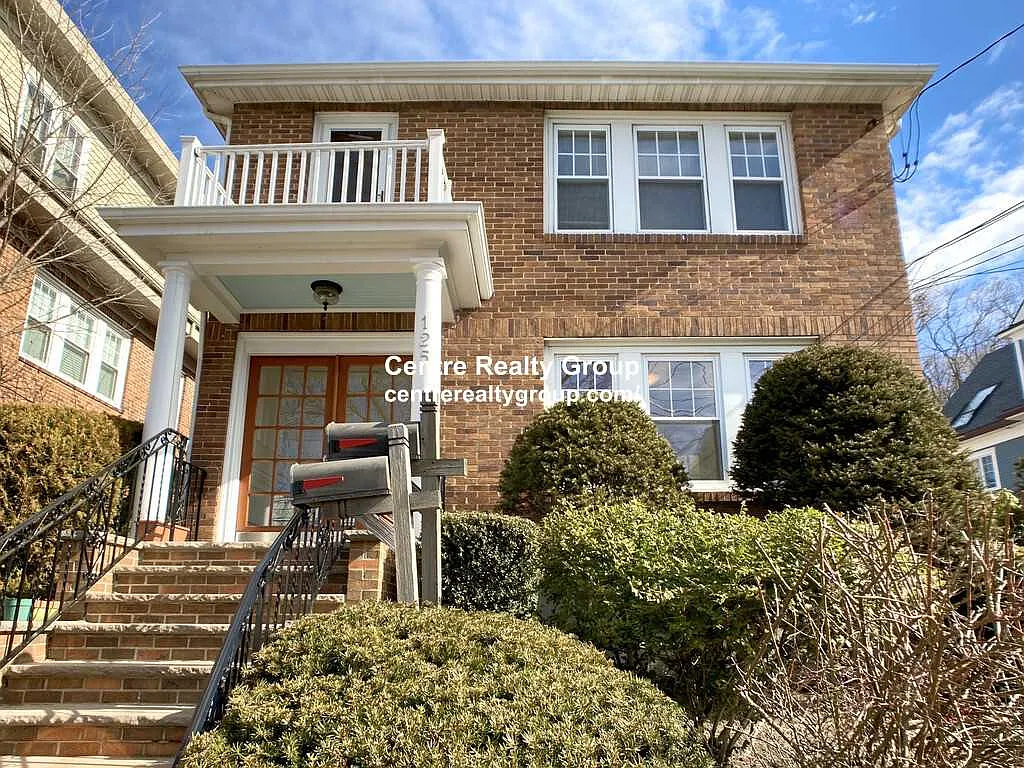 3 bed, $4,000 — Photo 2