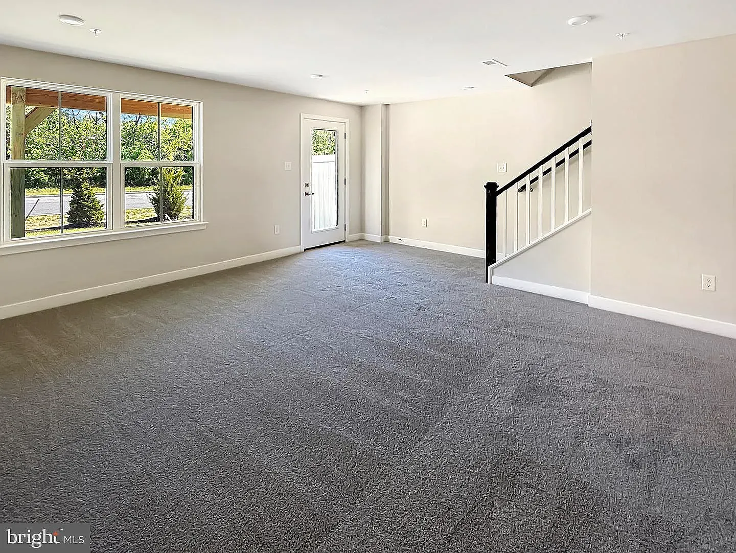 3 bed, 2176 sqft, $3,980 — Photo 4