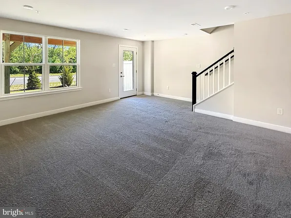 21 Domenica Dr, Moorestown, NJ 08057