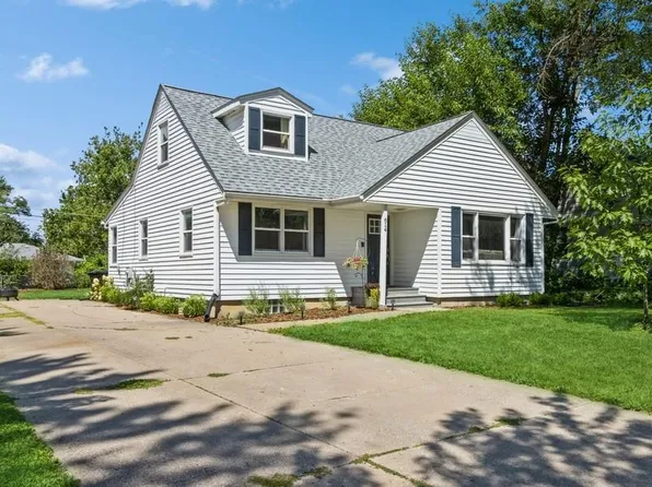 614 3rd Ave, Coralville, IA 52241
