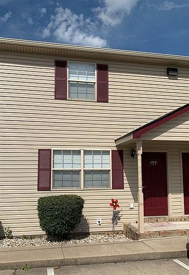 1st image of 122 Colonial Townhouses
