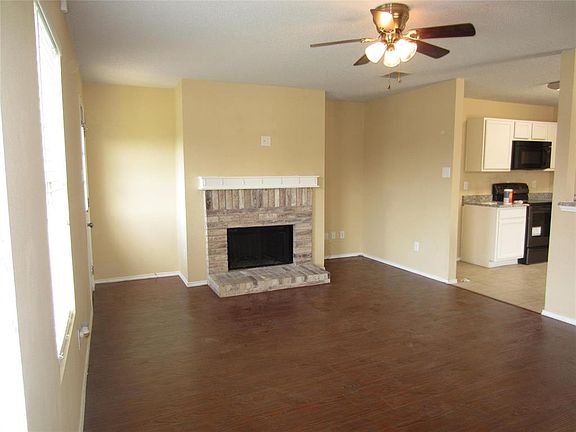 3rd image of 2356 Live Oak Dr