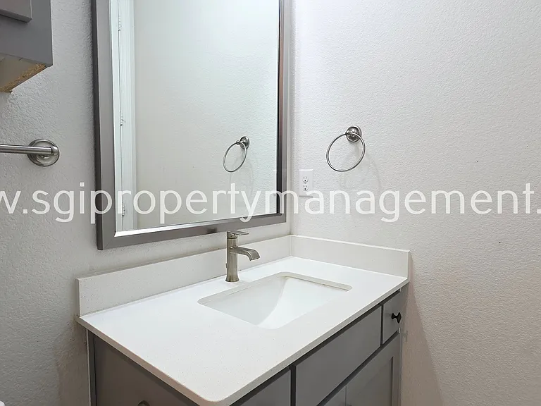 10870 Grayhead Dr — Photo 17