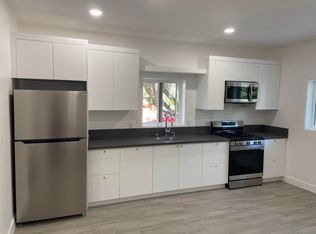 18912 Pasadero Dr, Tarzana, CA 91356