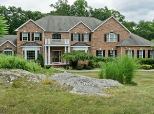 3 Liberty Trl, Newton, NJ 07860