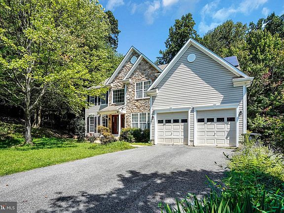 3rd image of 15611 Straughn Dr