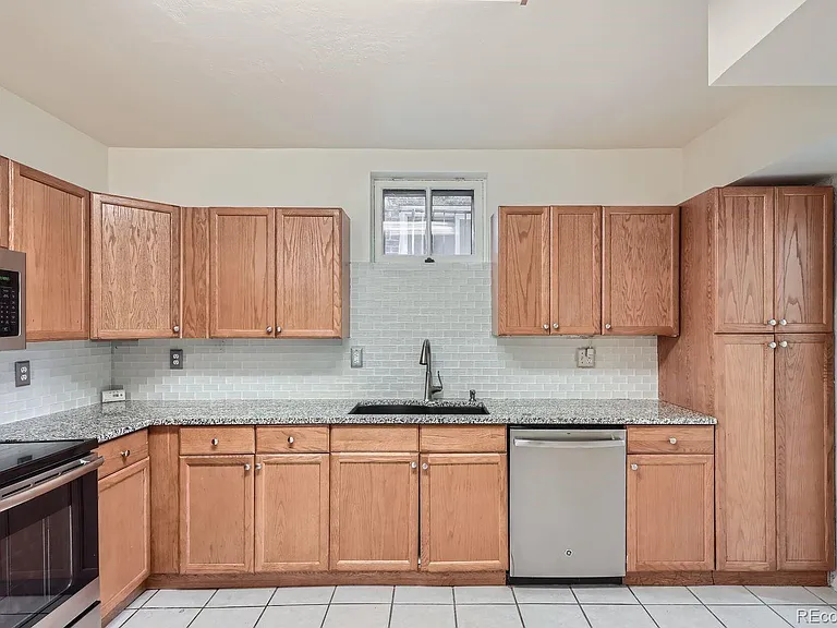 954 N Pearl St #B — Photo 12