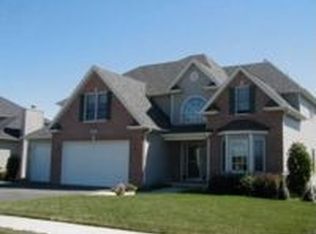904 Heartland Dr, Yorkville, IL 60560