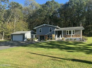 895 Coach Rd, Cresson, PA 16630