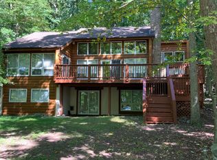 392-393 Buttonbush Ln, Hazleton, PA 18202