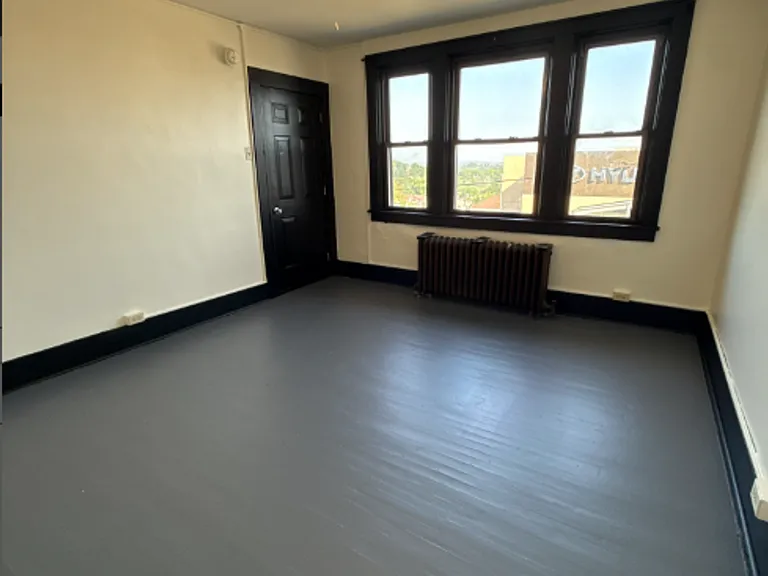 3225 W Liberty Ave — Photo 10