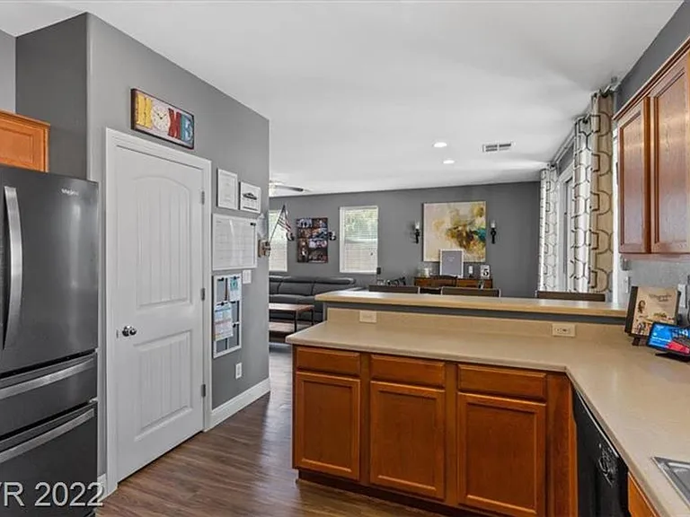 7725 Donner Peak St — Photo 14