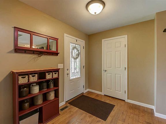 2nd image of 1354 Hobart Ct
