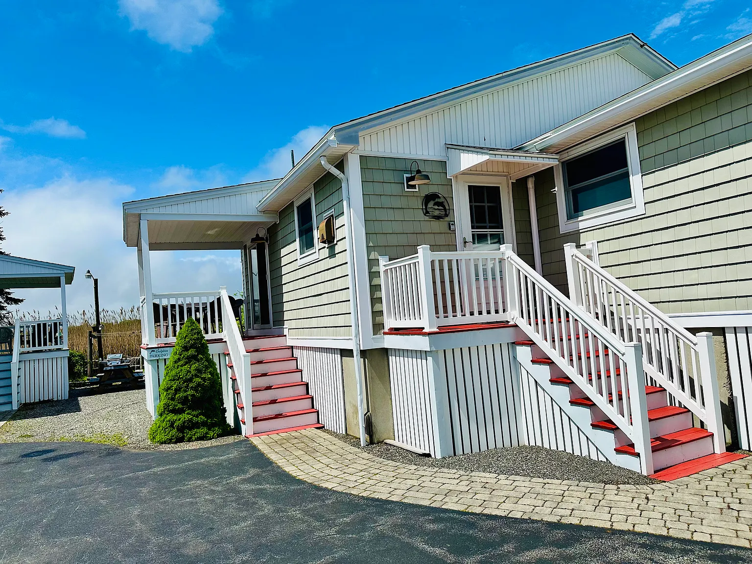 2 bed, 800 sqft, $2,000 — Photo 1