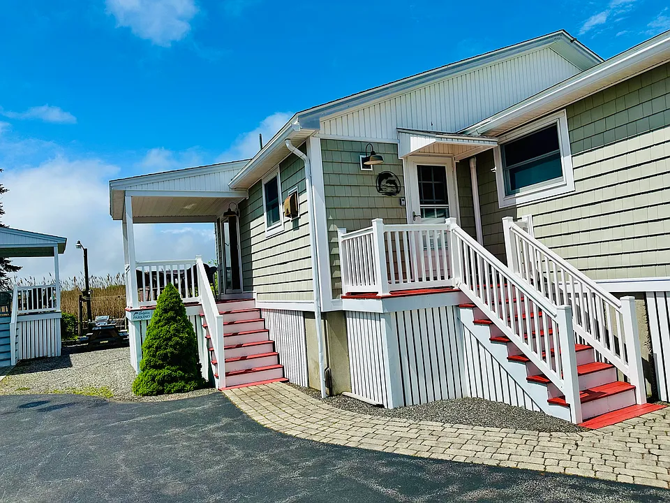 546 Ocean Ave #B
