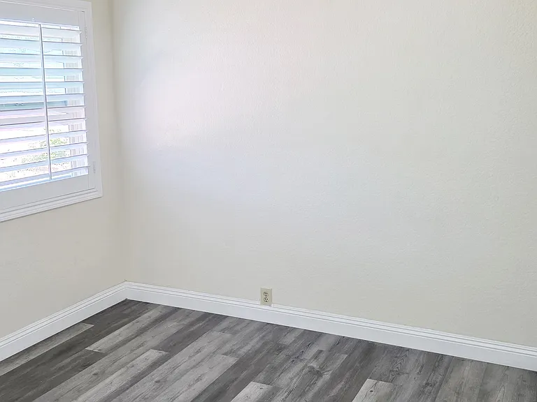 9607 Cypress Ave #4 — Photo 16