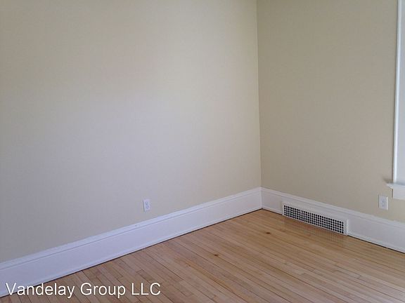 5th image of 2625 N Oakland Ave