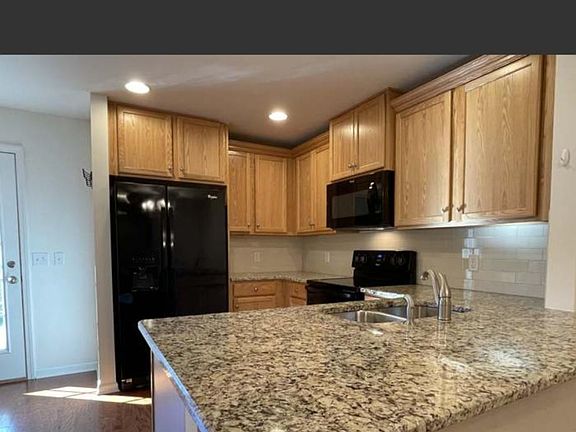 4th image of 2932 Treloar Way