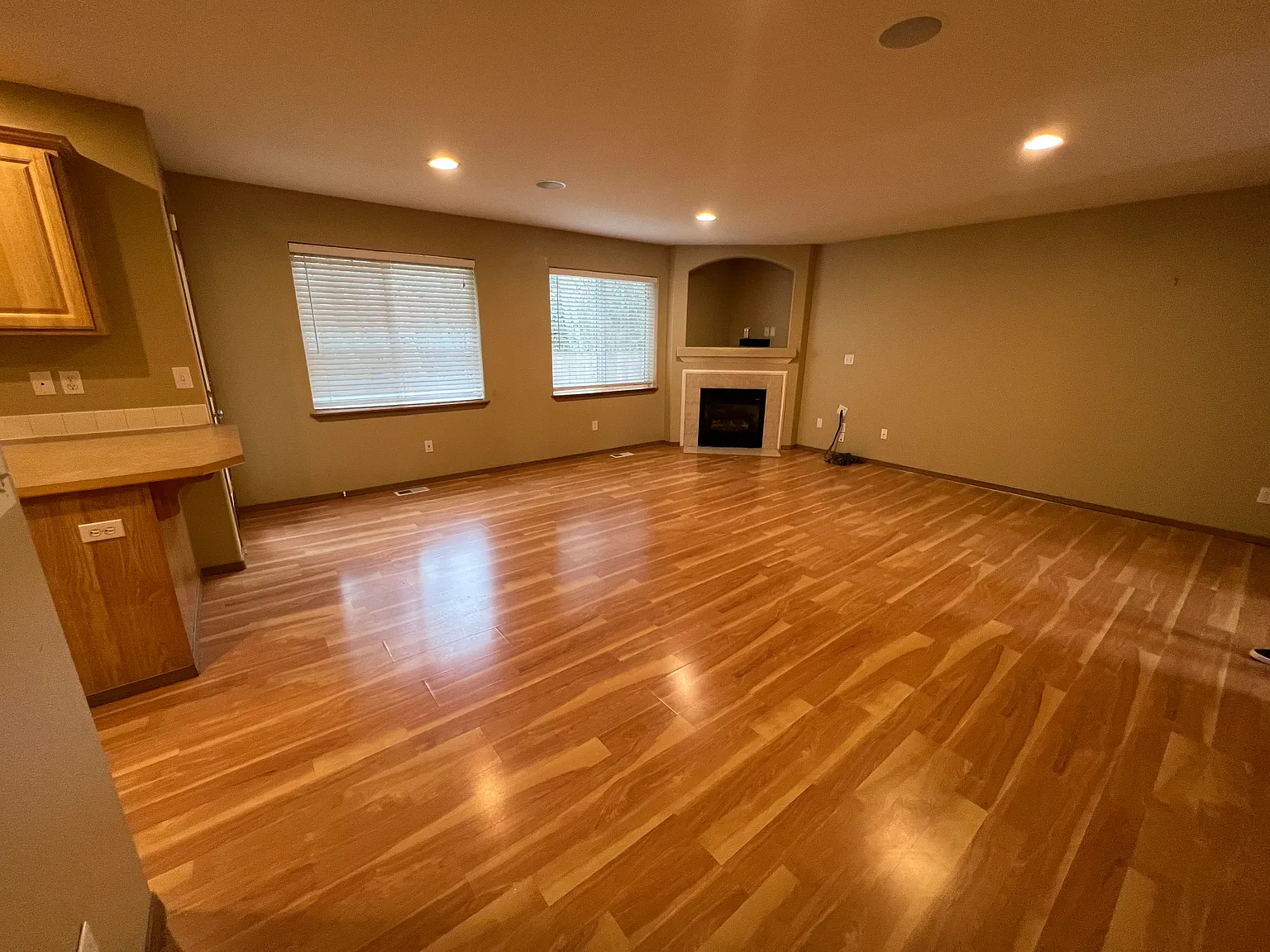 3 bed, 2.5 bath, 1558 sqft, $3,000 — Photo 2