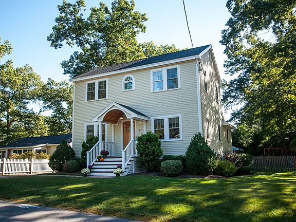 2nd image of 42 Great Lake Dr