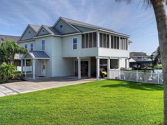3rd image of 514 Paradise Dr