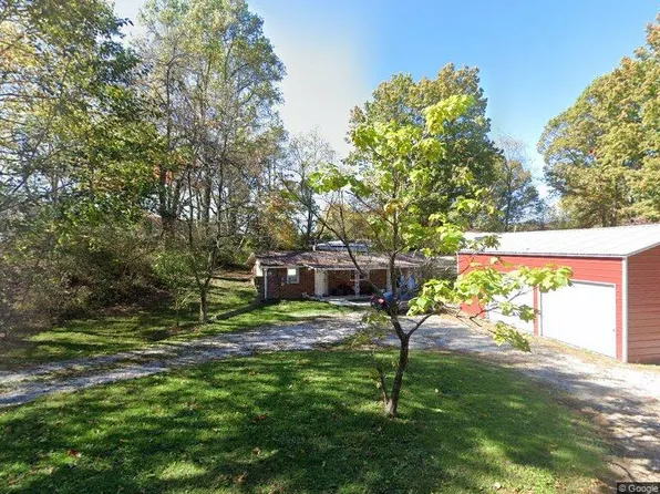 111 Summit Dr, Jamestown, TN 38556