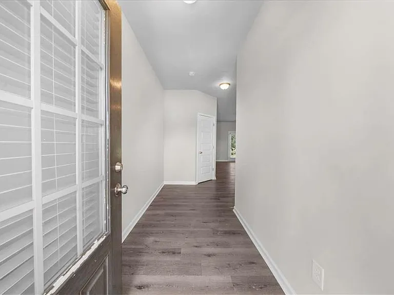 200 Vickery Ln NW — Photo 1