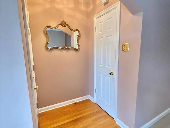 2nd image of 1048 Simmons Ave