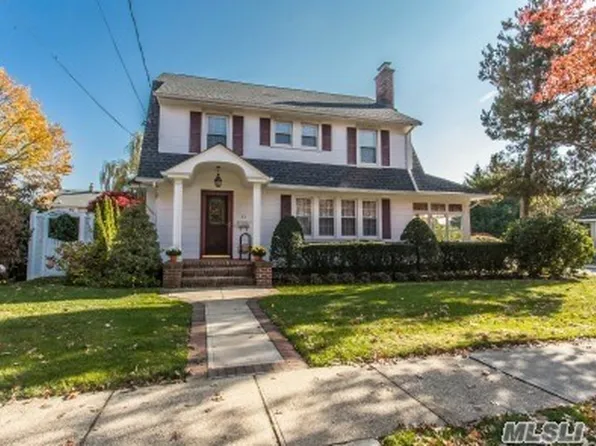 85 S Forest Ave, Rockville Centre, NY 11570