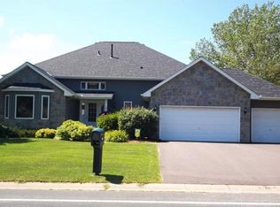 881 Sterling St S, Maplewood, MN 55119