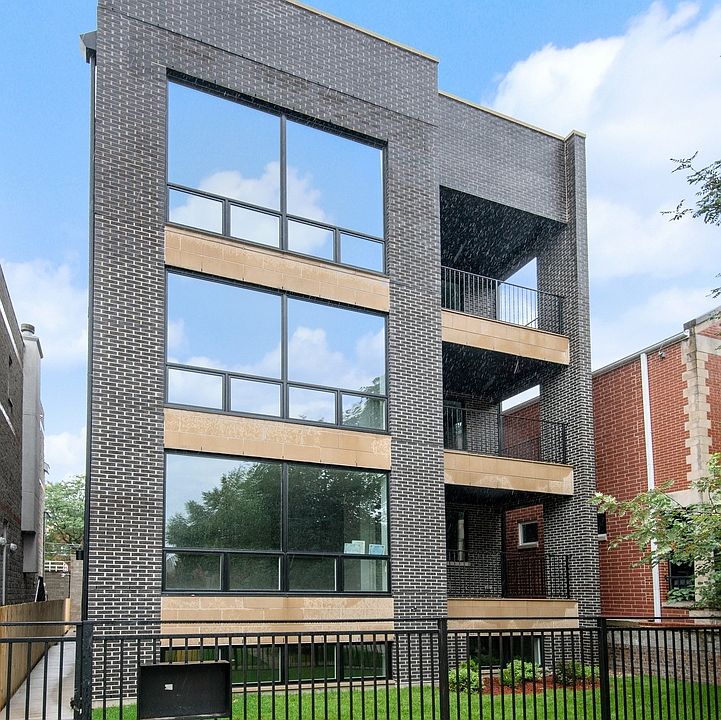 1st image of 2508 N Greenview Ave #3
