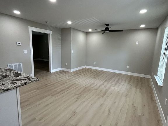 2nd image of 1118 W 1st St