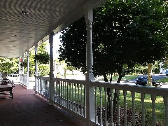 3rd image of 20 Wynnwood Cir
