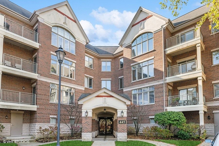 1st image of 445 Village Grn Unit 208