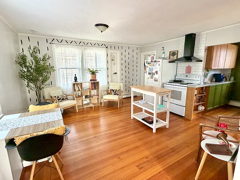 71 Commodore St #2 — Photo 4