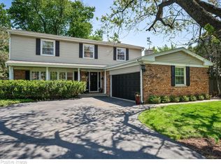 1367 Sanford Ln, Glenview, IL 60025