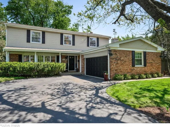 1367 Sanford Ln, Glenview, IL 60025
