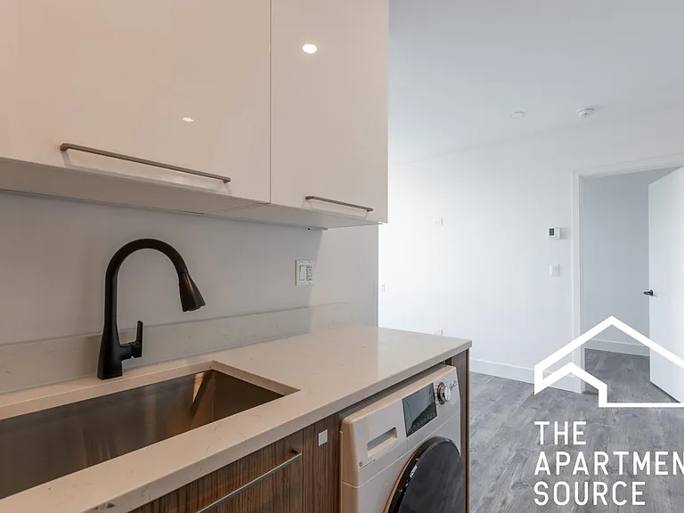 941 W Carmen Ave #105 — Photo 5