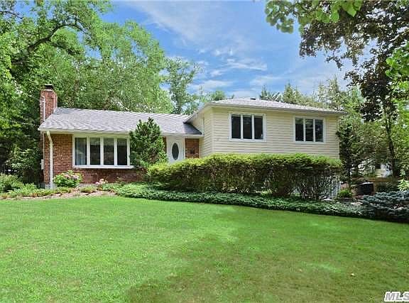 2nd image of 38 Morewood Oaks