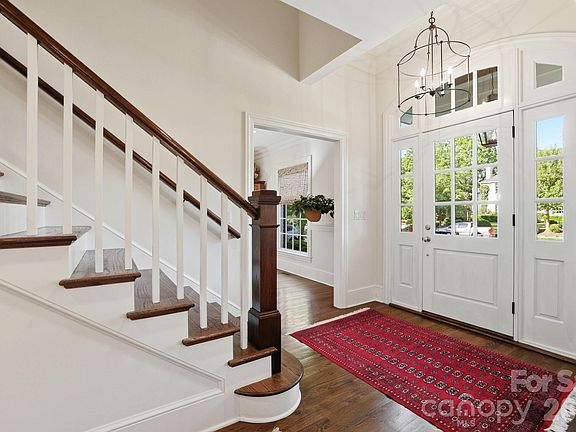5th image of 309 Hempstead Pl