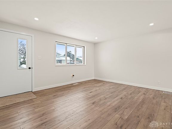 5th image of 8231 Gibson Ave