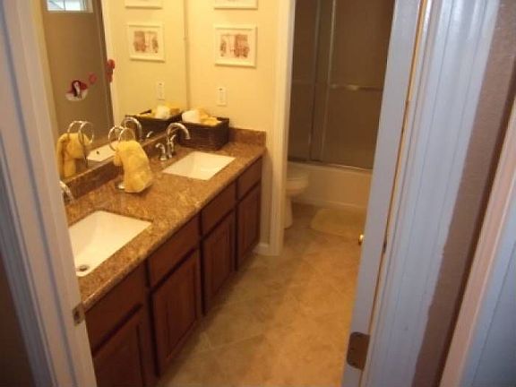 2nd Floor guest bath