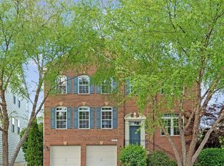 1697 Winterwood Ct, Herndon, VA 20170
