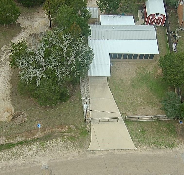 1st image of 407 Woodvine Ln
