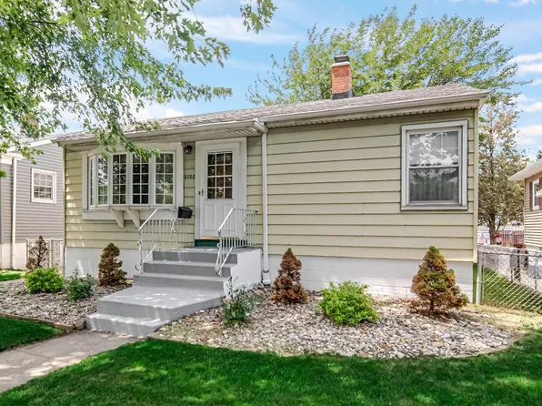 2722 White Oak Ave, Whiting, IN 46394